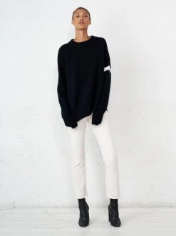 LLC21058_BLACK/CREAM Varsity Sweater