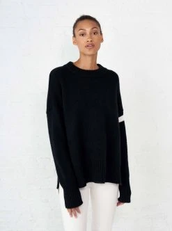 LLC21058_BLACK/CREAM Varsity Sweater