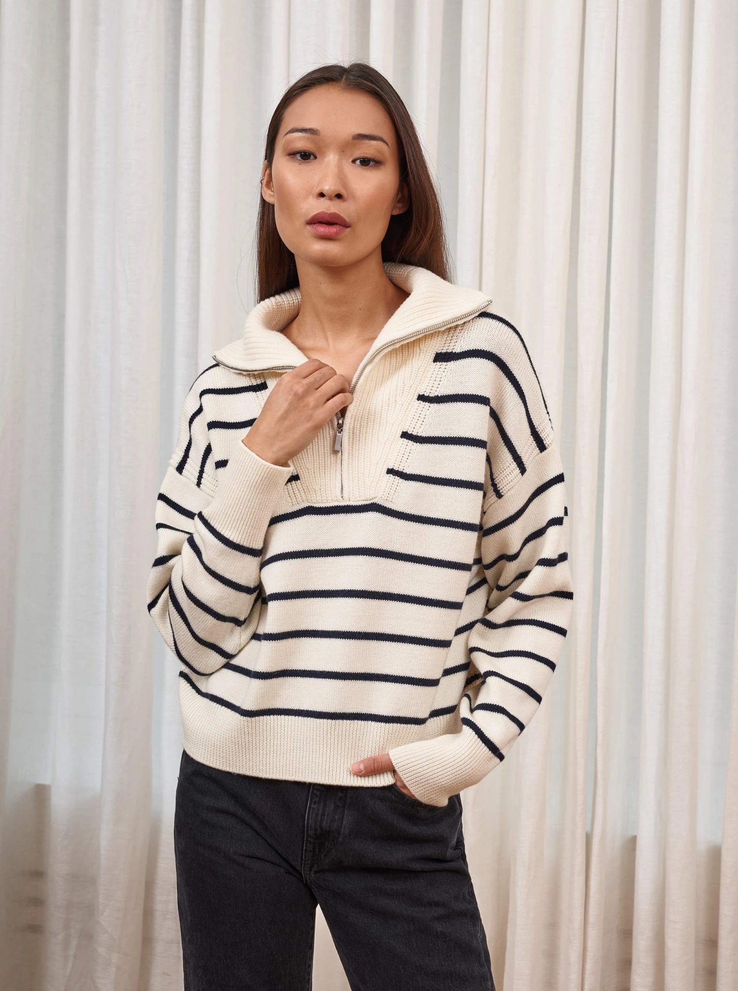 LLC21483_CREAM/NAVY Monogram Bastien Sweater 4 LLC21483_CREAM/NAVY Monogram Bastien Sweater
