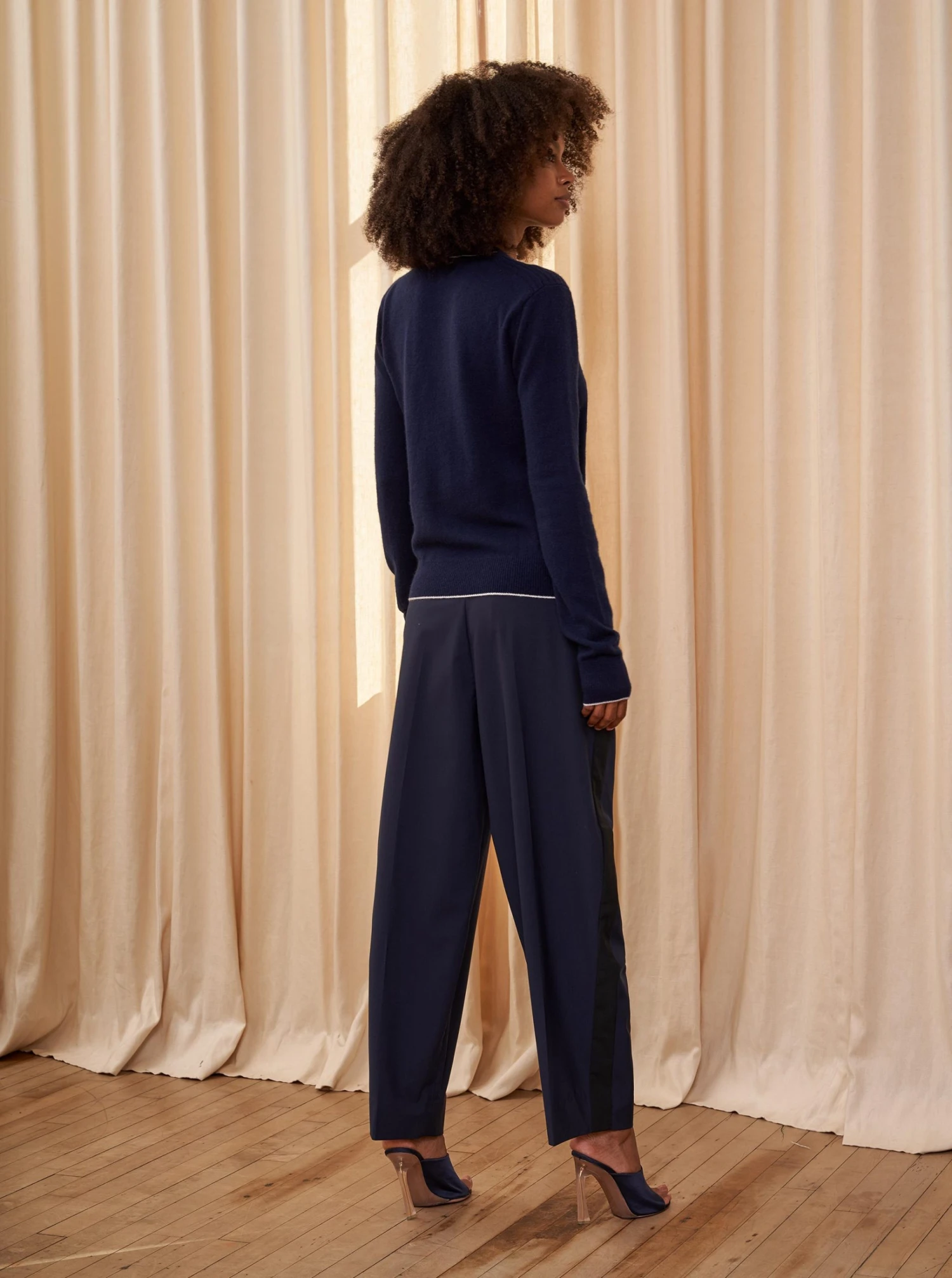 LLC21246_NAVY Neat Sweater 8 LLC21246_NAVY Neat Sweater