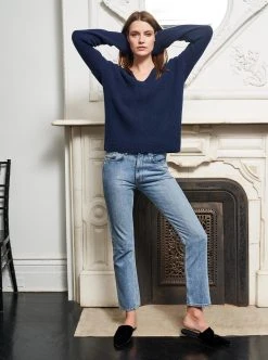 LLC21229_NAVY Toujours V Neck Sweater Knitwear