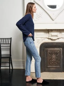LLC21229_NAVY Toujours V Neck Sweater Knitwear