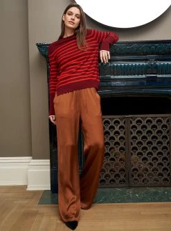 LLC21037_MAROON AAA Lean Lines Sweater