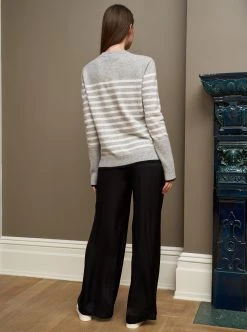 LLC21087_GREY/CREAM/BLACK AAA Lean Lines Sweater