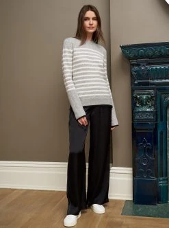 LLC21087_GREY/CREAM/BLACK AAA Lean Lines Sweater