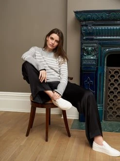 LLC21087_GREY/CREAM/BLACK AAA Lean Lines Sweater