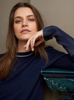 LLC21102_NAVY/CREME AAA Sweater