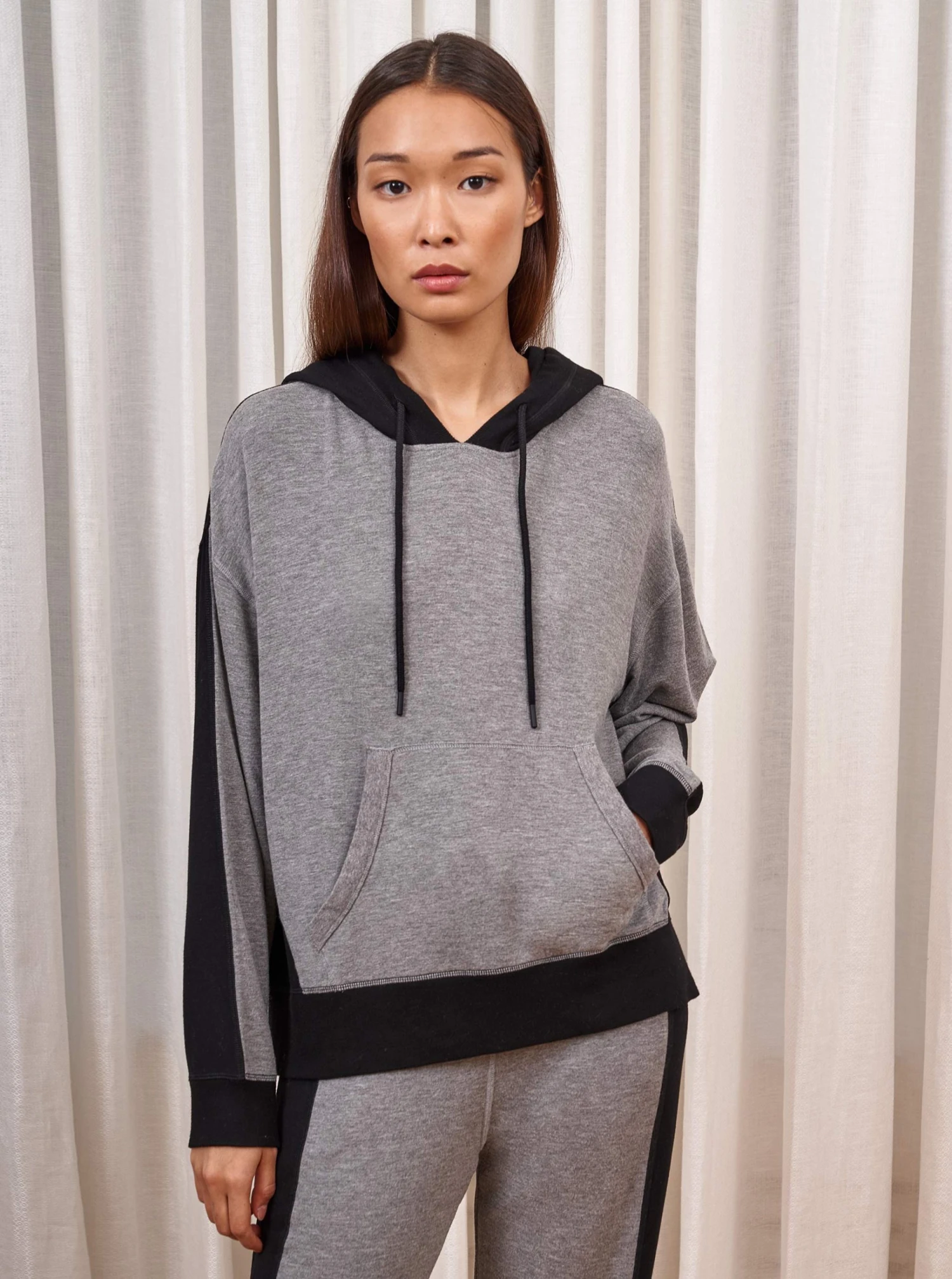 LLC21443_HEATHER GREY/BLACK Avant Hoodie Tops 5 LLC21443_HEATHER GREY/BLACK Avant Hoodie Tops