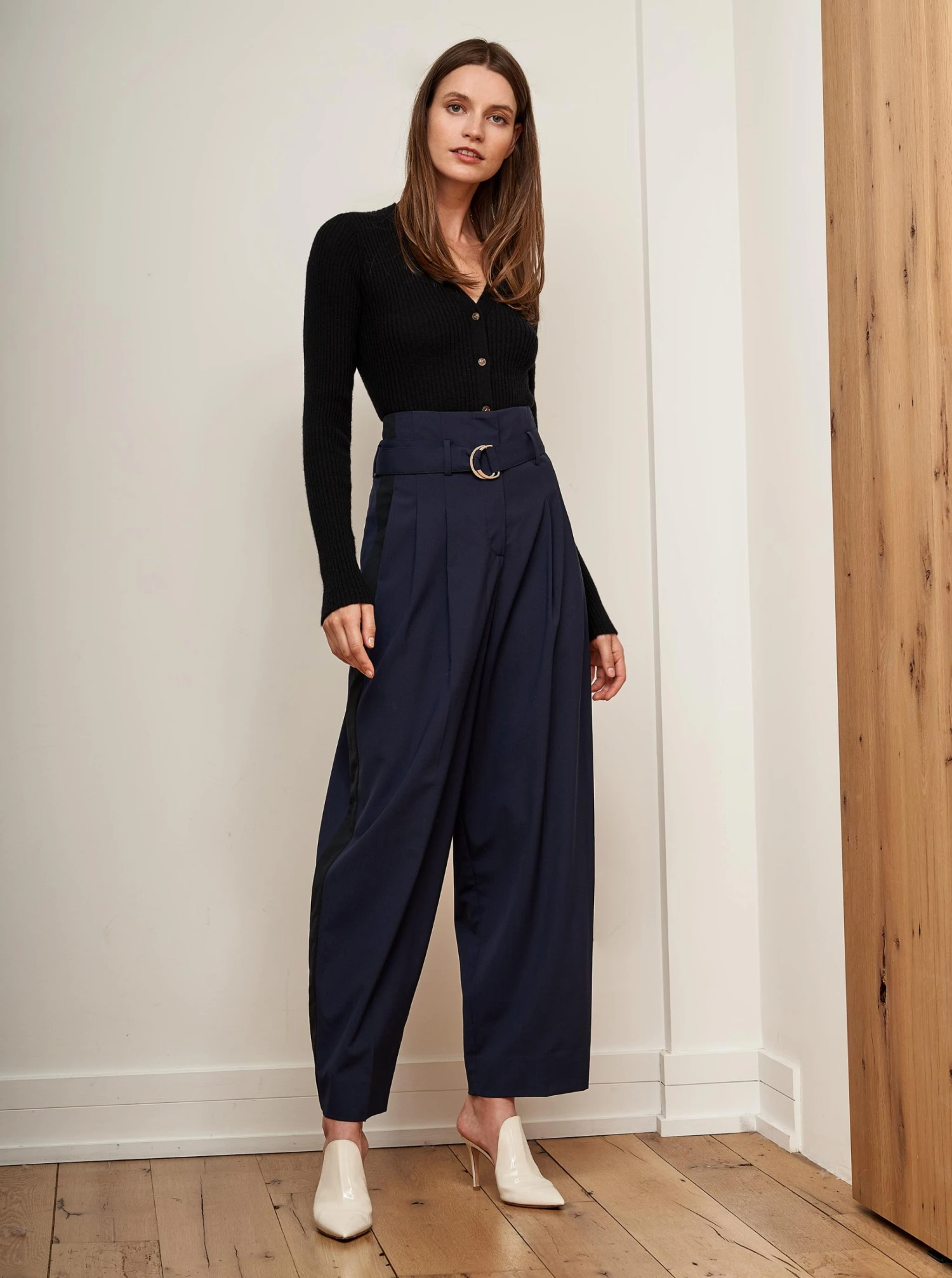 LLC21365_BLACK Knitwear Fine Line Cardigan 3 LLC21365_BLACK Knitwear Fine Line Cardigan