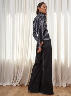 LLC21359_NAVY/CREAM Fine Line Turtleneck