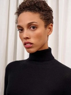 LLC21382_BLACK Fine Line Turtleneck 14 LLC21382_BLACK Fine Line Turtleneck