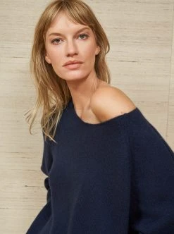 LLC21650_NAVY Knitwear Gaston Sweater