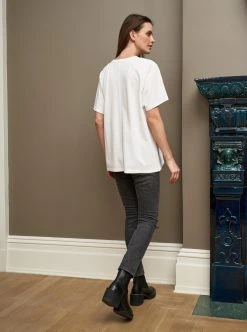 LLC21667_WHITE Harry Tee 15 LLC21667_WHITE Harry Tee