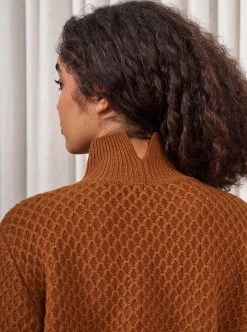 LLC21544_RUSTY BROWN Honeycomb Mini Mockneck
