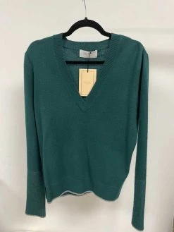 Recurate Re-Ligne AAA V Neck Sweater