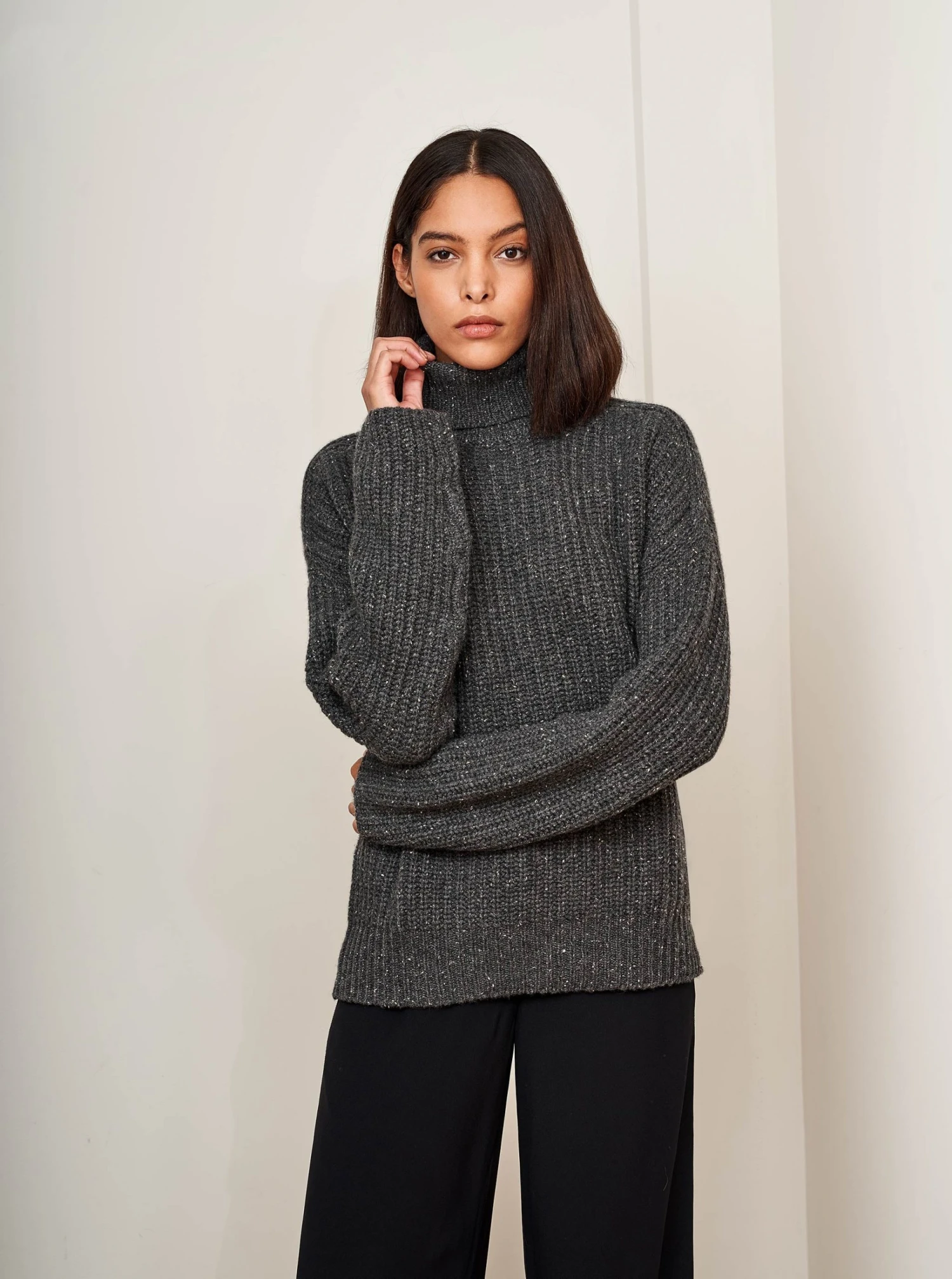 LLC21212_SPECKLED CHARCOAL Toujours Turtleneck 3 LLC21212_SPECKLED CHARCOAL Toujours Turtleneck