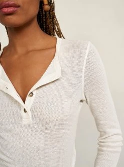 LLC21638_CREAM Tees Waffle Henley