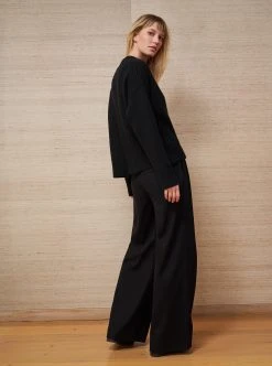 LLC21626_BLACK Monogram Waffle Sweater